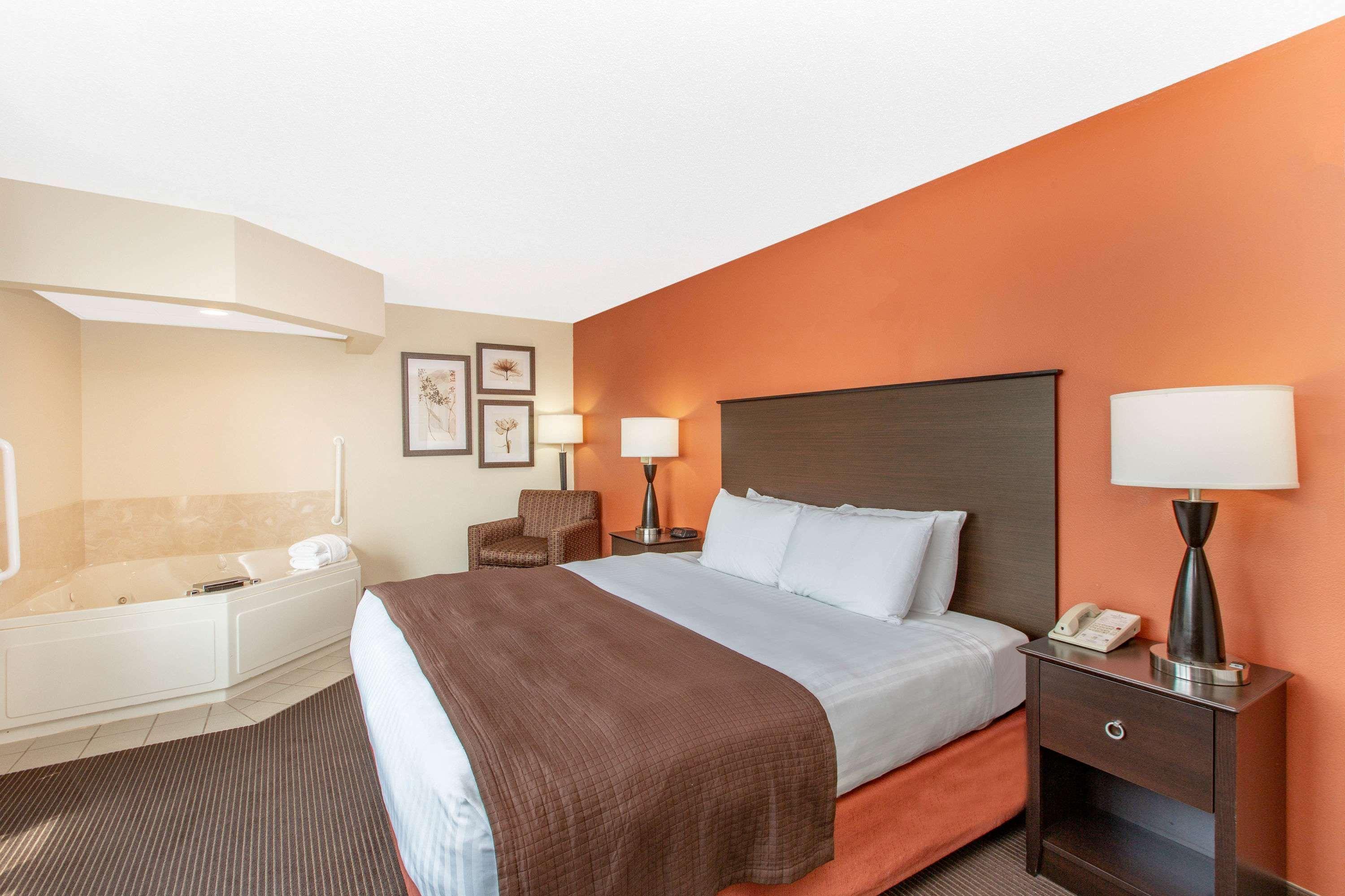 Americinn By Wyndham Ottumwa Eksteriør bilde